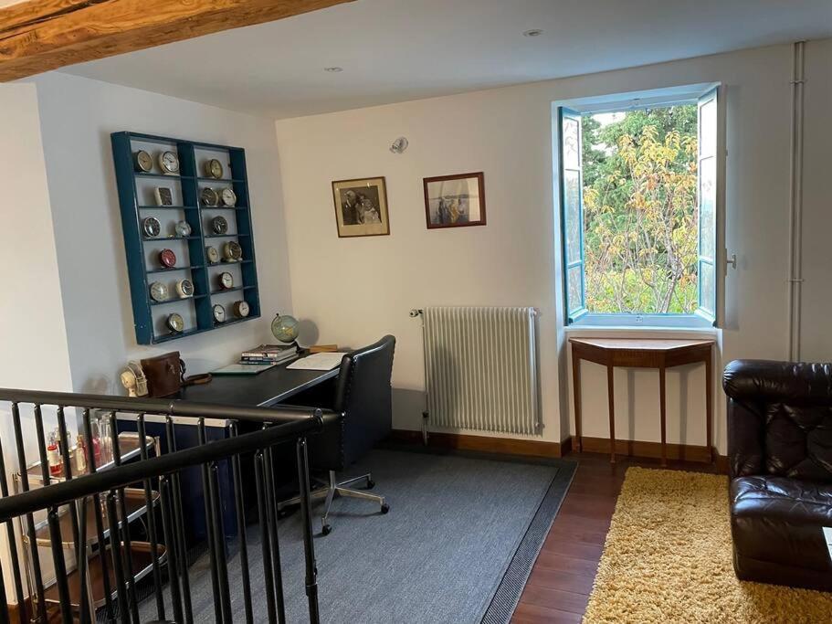Rue Basse - Village House Overlooking The Pyrenees Montréal エクステリア 写真